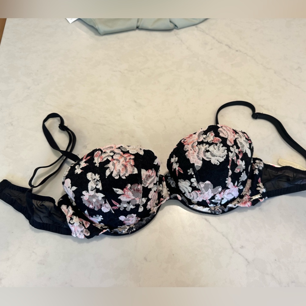Victoria Secret Pink Date Push Up Bra size 34C